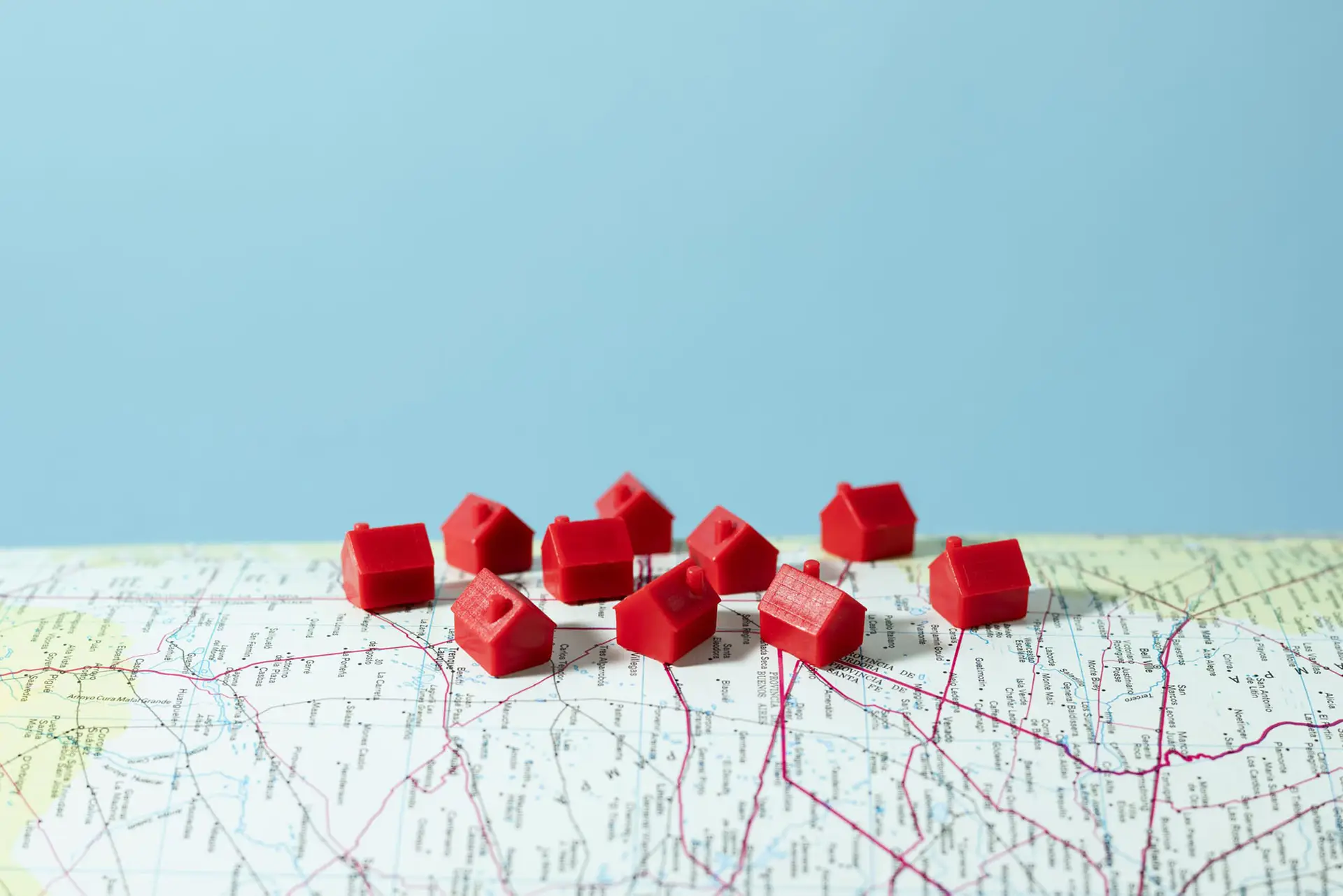 carte de la France avec immobilier rouge représentant la valorisation immobilière